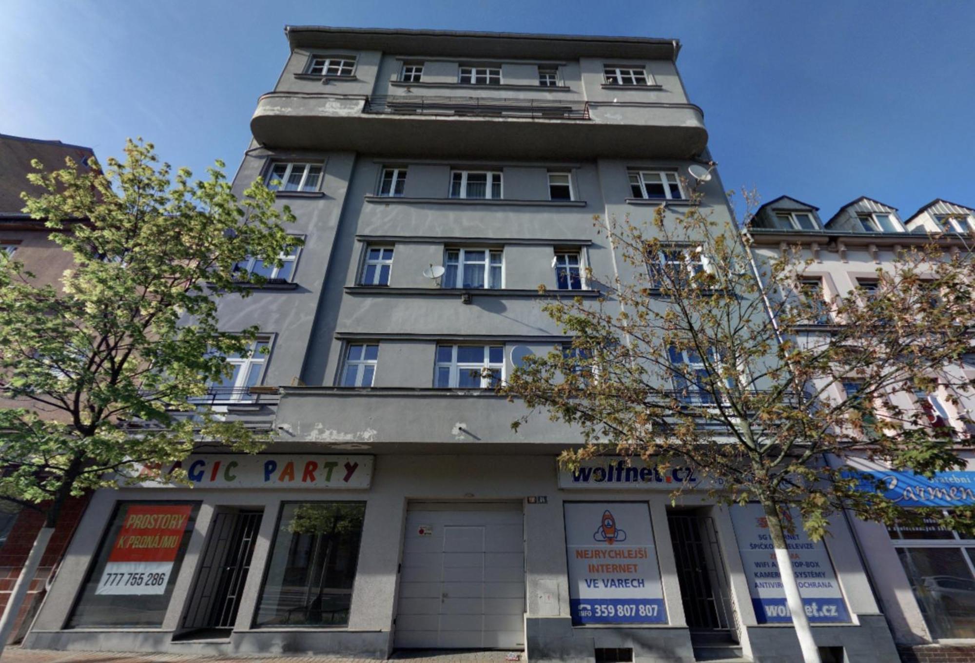 Large 3 Bedroom Apartment With City Skyline View Карловы Вары Экстерьер фото